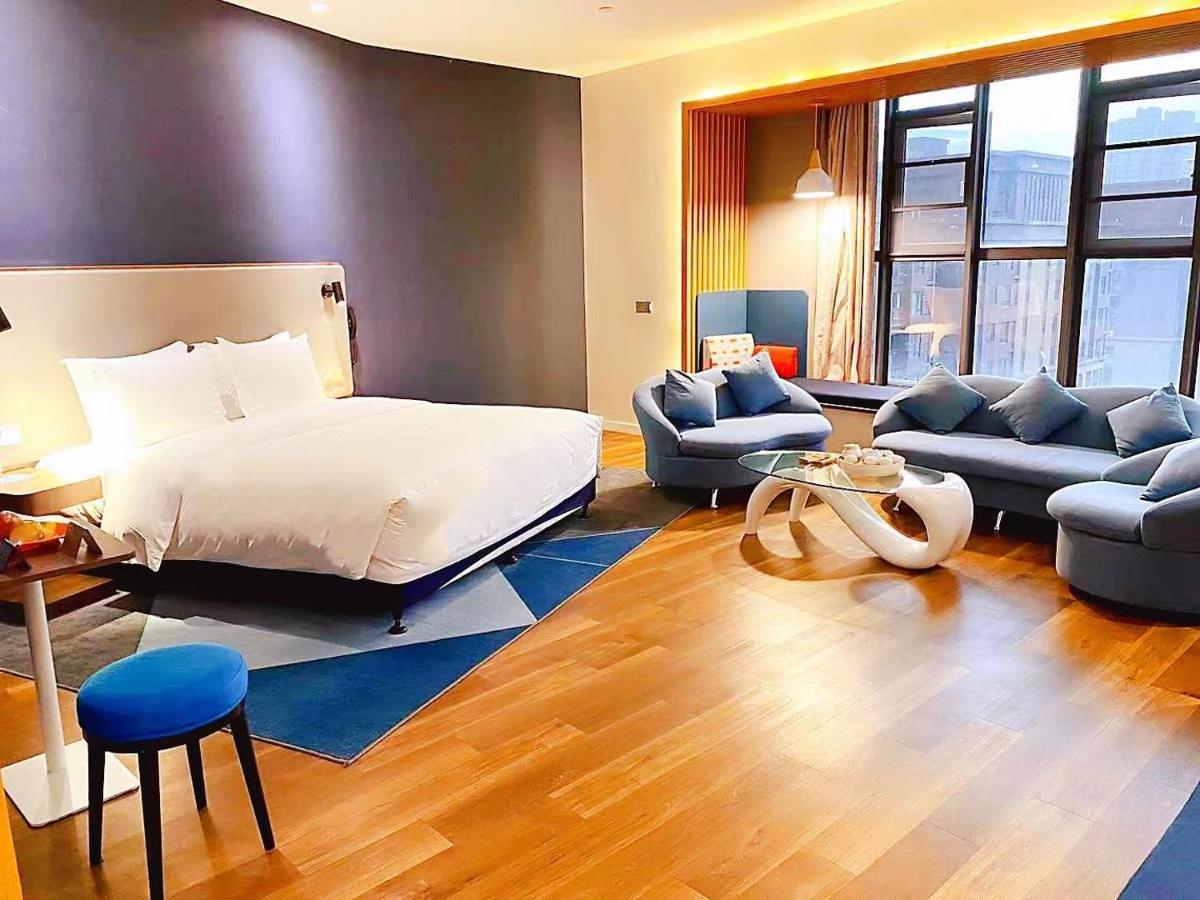 Holiday Inn Express - Wuhan Optical Valley By Ihg Екстер'єр фото