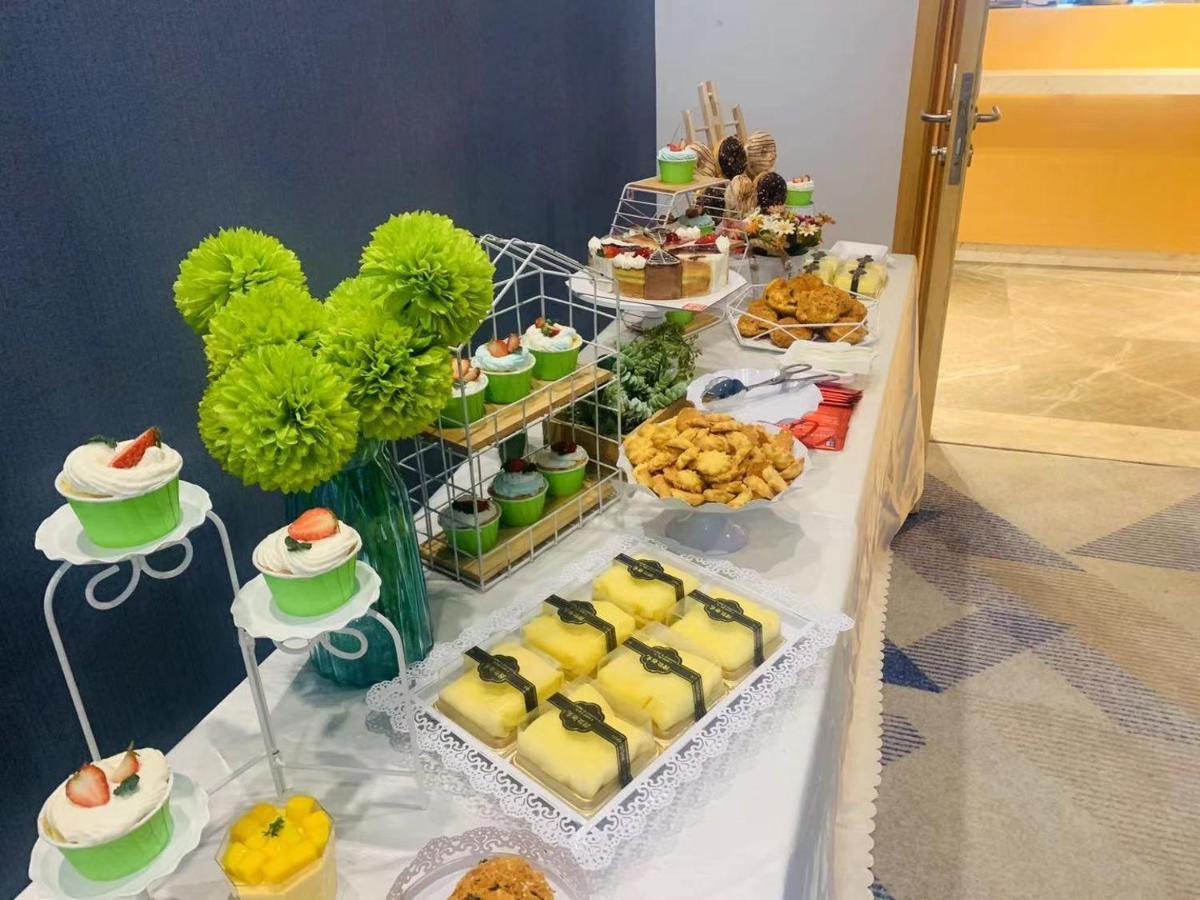 Holiday Inn Express - Wuhan Optical Valley By Ihg Екстер'єр фото