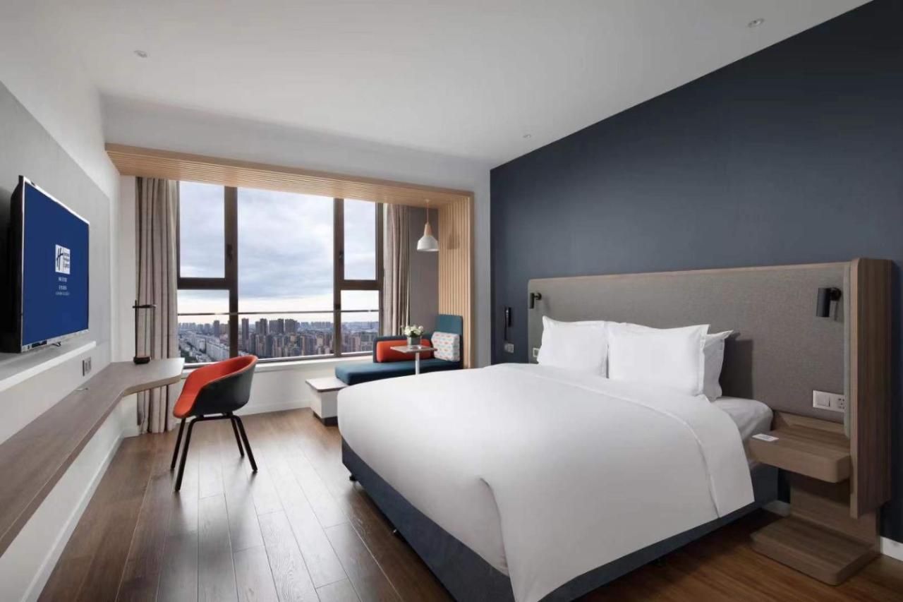 Holiday Inn Express - Wuhan Optical Valley By Ihg Екстер'єр фото